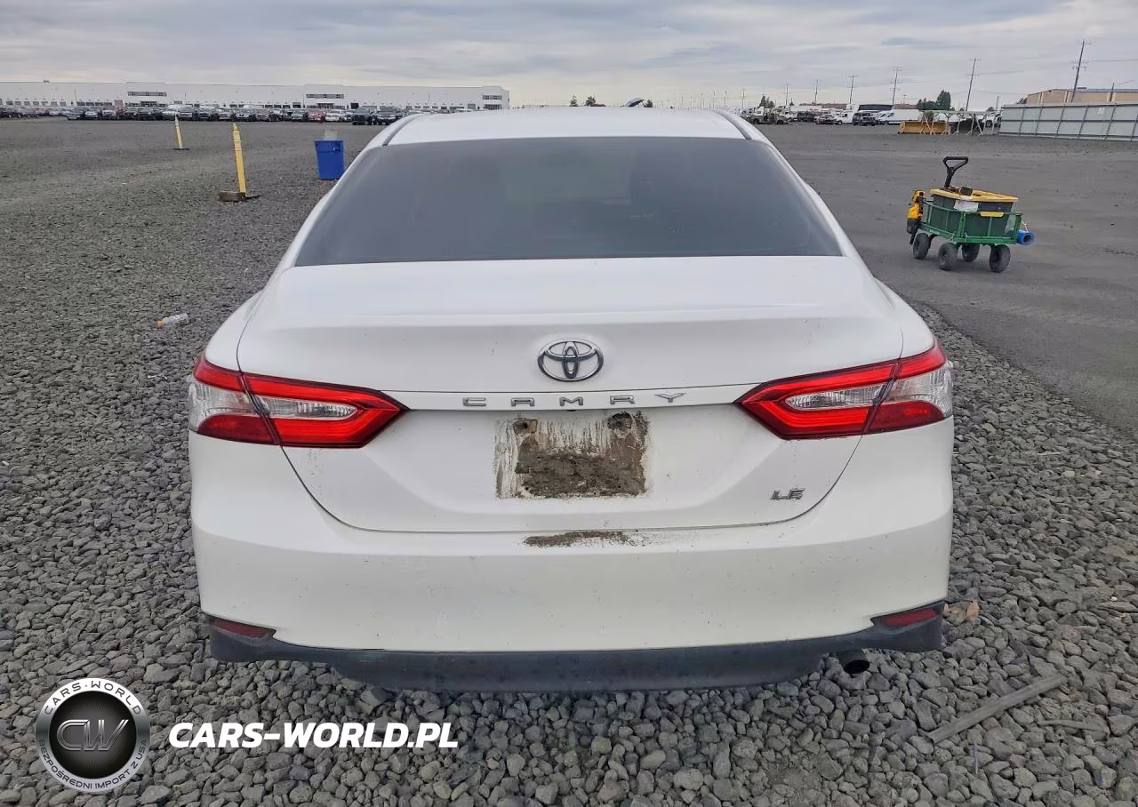 2018 Toyota Camry Le VIN:4T1B11HK9JU600992 - 6