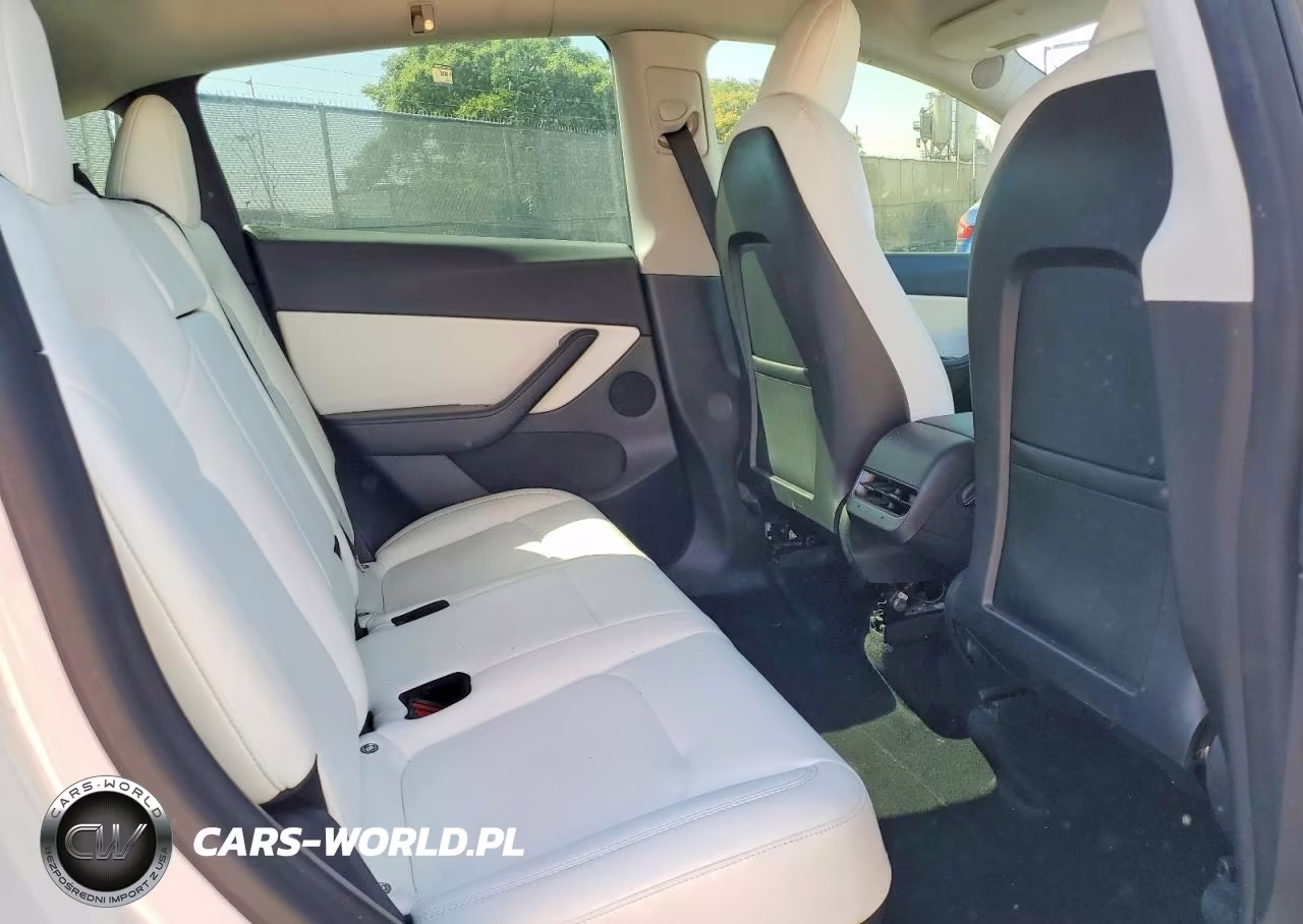 2022 Tesla Model Y VIN:7SAYGDEE3NF407834 - 10
