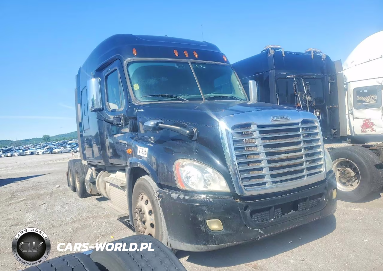 2013 Freightliner Cascadia 1 - Semi Truck
