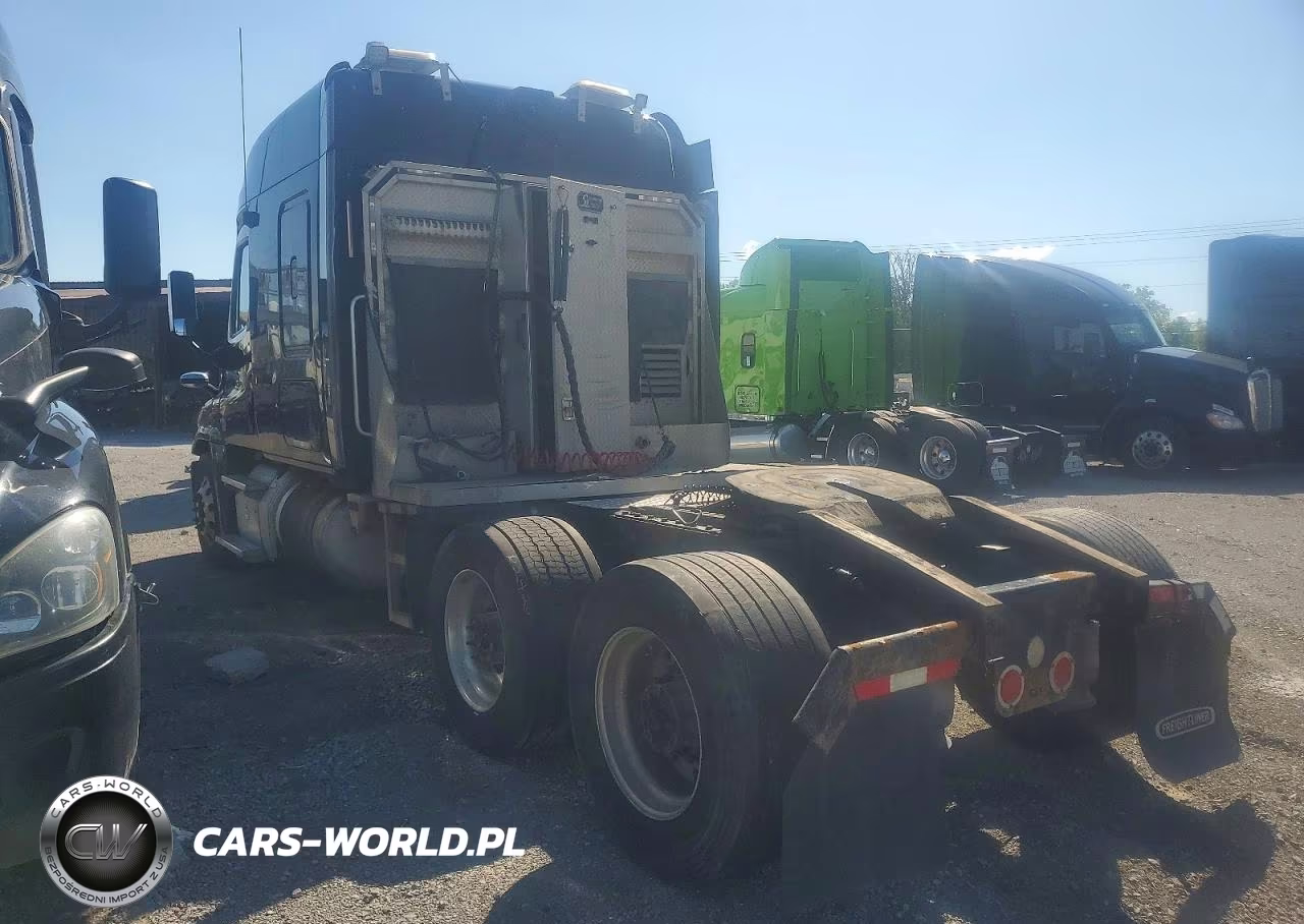 2013 Freightliner Cascadia 1 - Semi Truck VIN:1FUJGLDR7DLBU4137 - 3