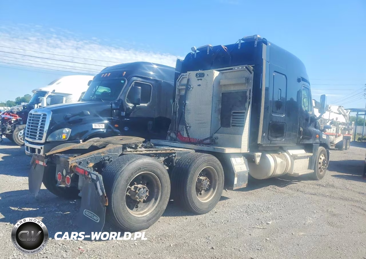 2013 Freightliner Cascadia 1 - Semi Truck VIN:1FUJGLDR7DLBU4137 - 4