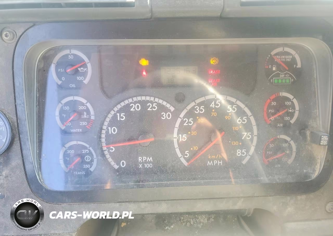 2013 Freightliner Cascadia 1 - Semi Truck VIN:1FUJGLDR7DLBU4137 - 8