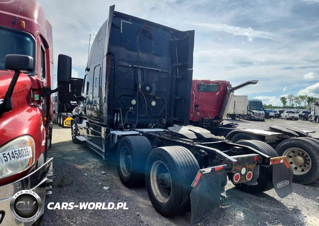 2013 Freightliner Cascadia Semi Truck VIN:1FUJGLDR9DLBU4141 - 3