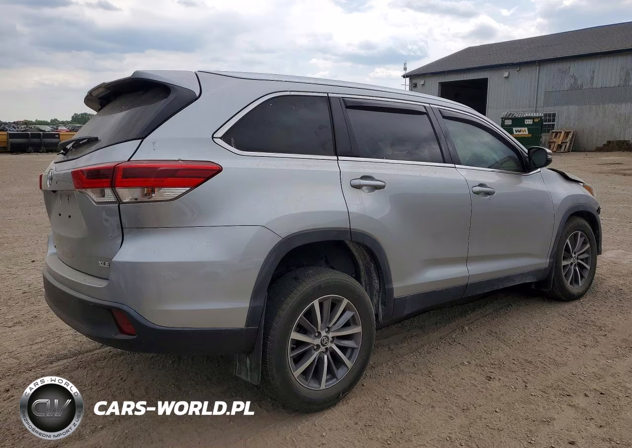 2019 Toyota Highlander Xle VIN:5TDKZRFH0KS571911 - 3