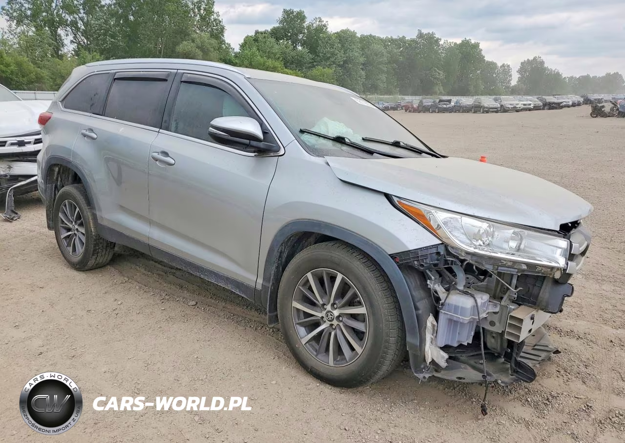 2019 Toyota Highlander Xle VIN:5TDKZRFH0KS571911 - 4