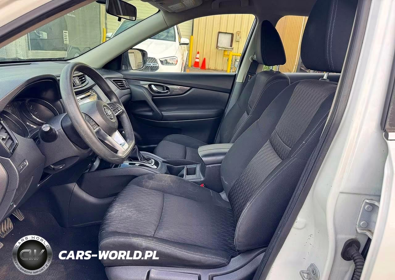2017 Nissan Rogue S VIN:KNMAT2MV1HP566166 - 11