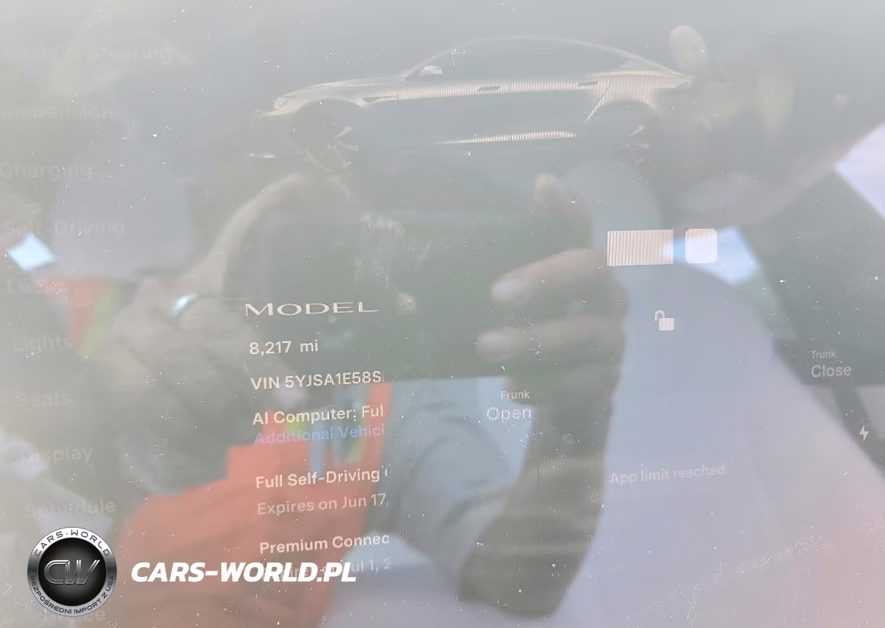 2025 Tesla Model S VIN:5YJSA1E58SF548428 - 9