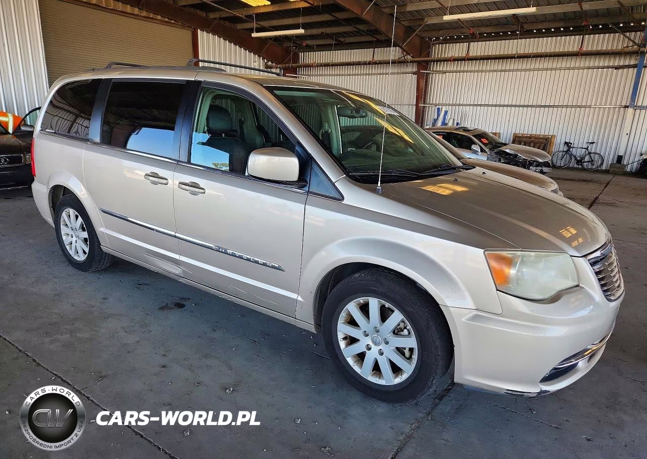 2014 Chrysler Town & Country Touring VIN:2C4RC1BGXER397809 - 4