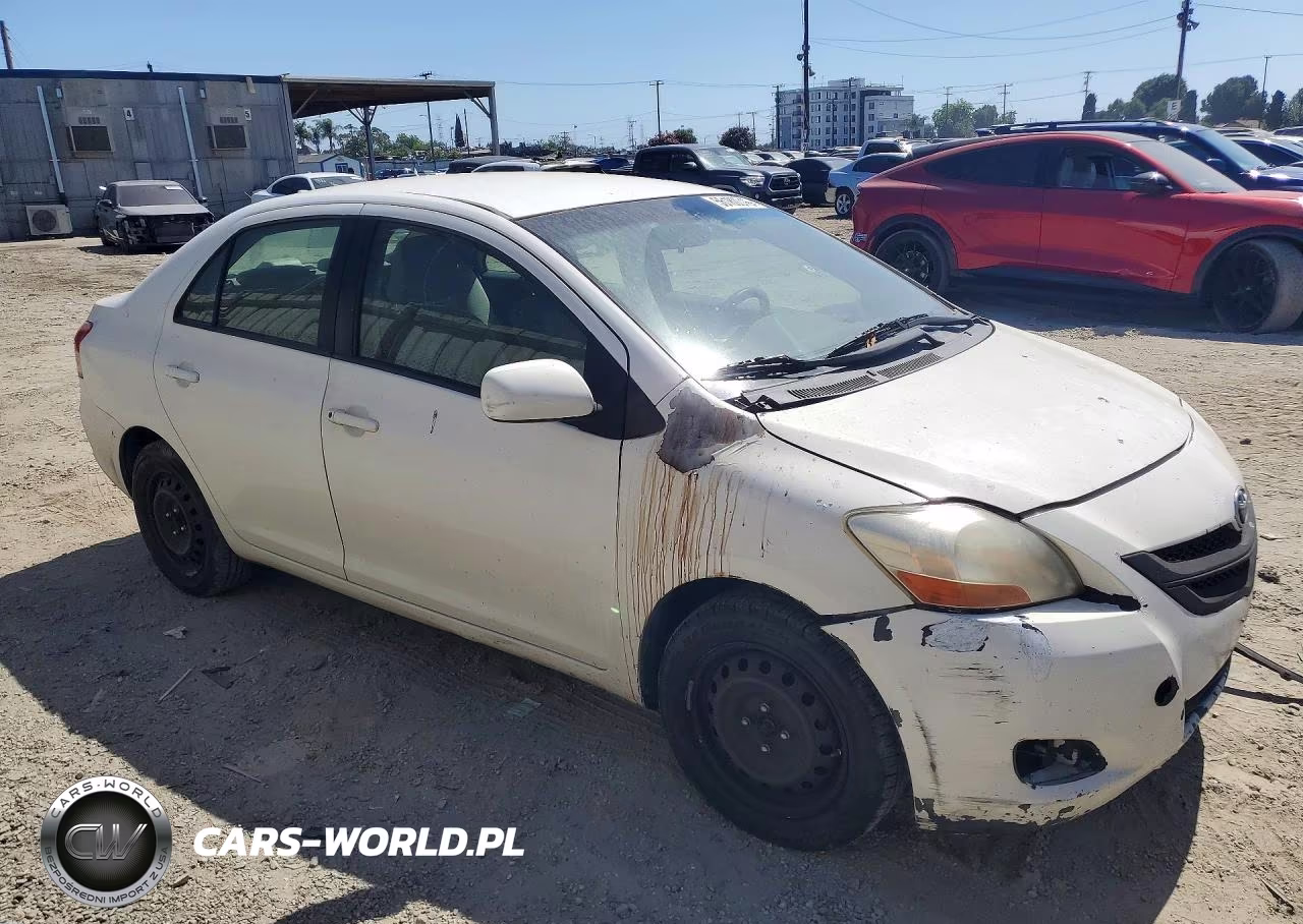 2010 Toyota Yaris Base VIN:JTDBT4K38A4066658 - 4
