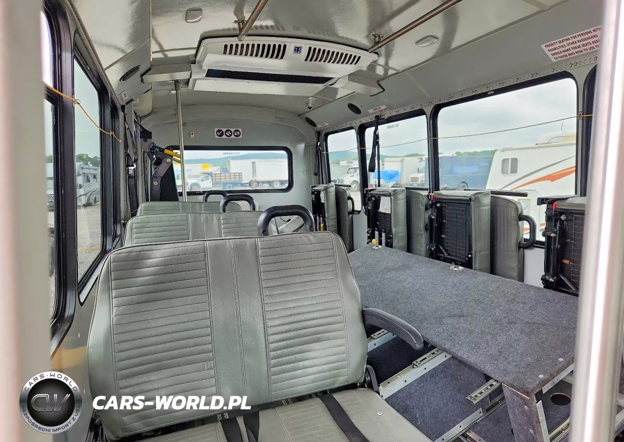 2019 Ford Econoline E450 Super Duty Cutaway Van VIN:1FDFE4FS5KDC61188 - 10