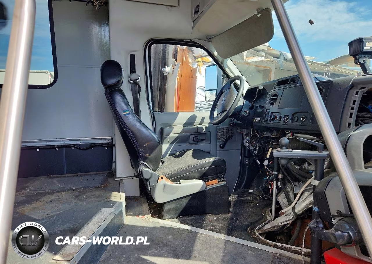 2019 Ford Econoline E450 Super Duty Cutaway Van VIN:1FDFE4FS5KDC61188 - 5