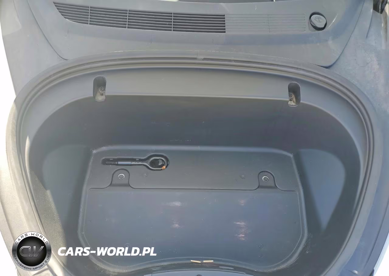 2020 Tesla Model 3 VIN:5YJ3E1EA8LF504775 - 11