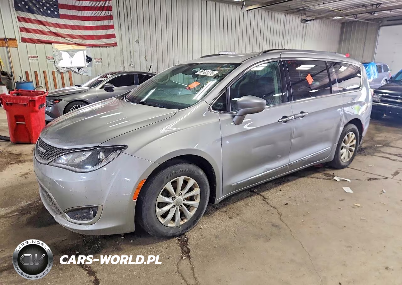 2017 Chrysler Pacifica Touring L – zdjęcie 1 z 13