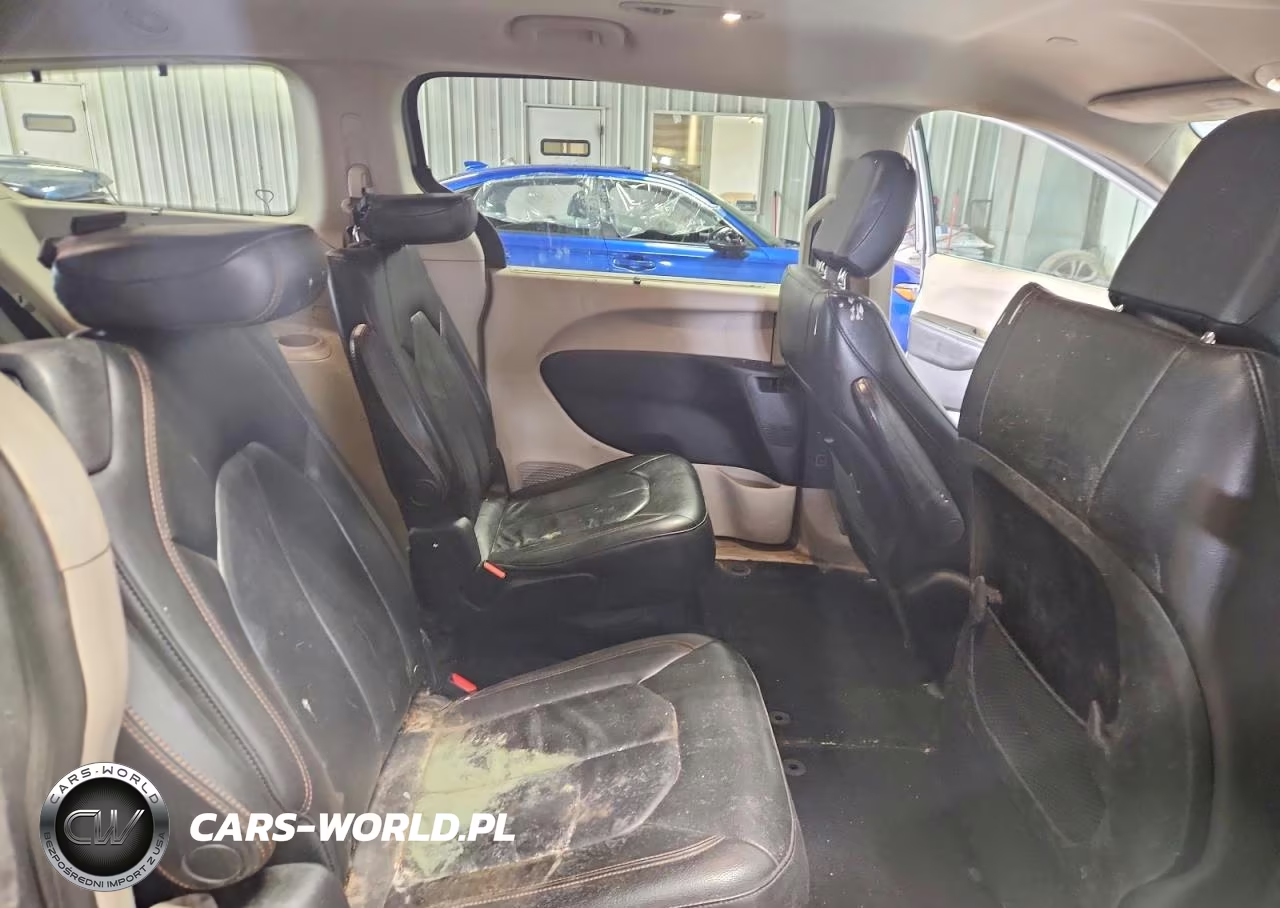 2017 Chrysler Pacifica Touring L VIN:2C4RC1BG3HR539583 - 11