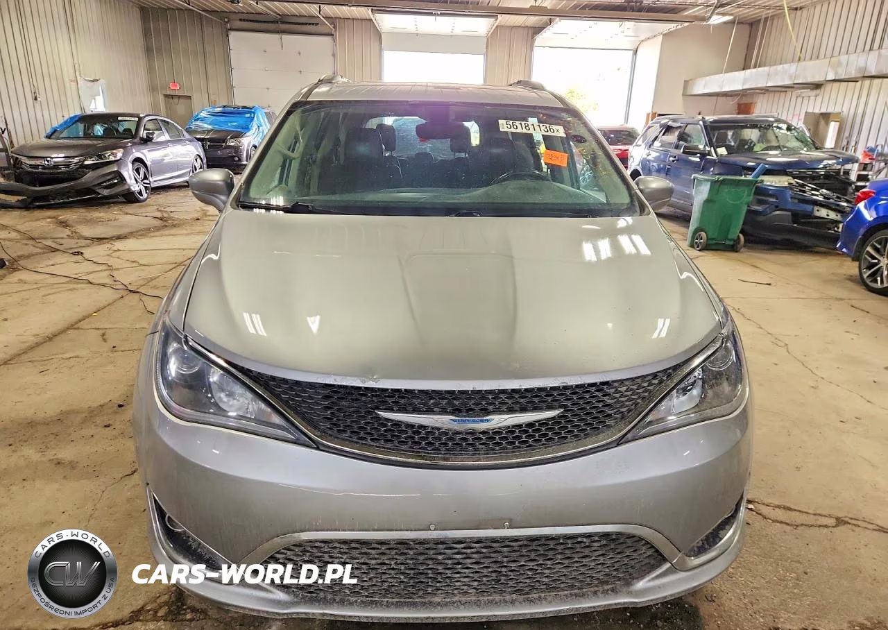 2017 Chrysler Pacifica Touring L VIN:2C4RC1BG3HR539583 - 5