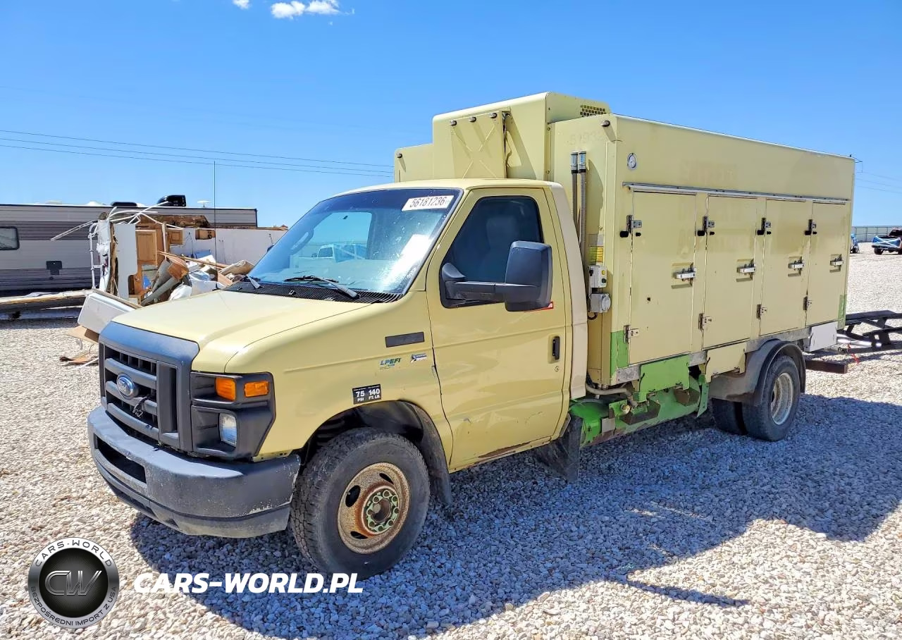 2011 Ford Econoline E450 Super Duty Cutaway Van