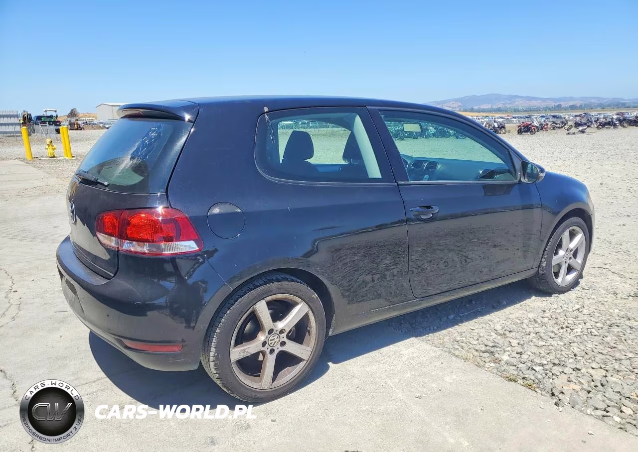 2010 Volkswagen Golf VIN:WVWAB7AJXAW094692 - 3