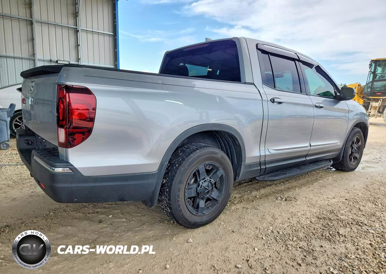 2019 Honda Ridgeline Sport VIN:5FPYK2F13KB007982 - 3