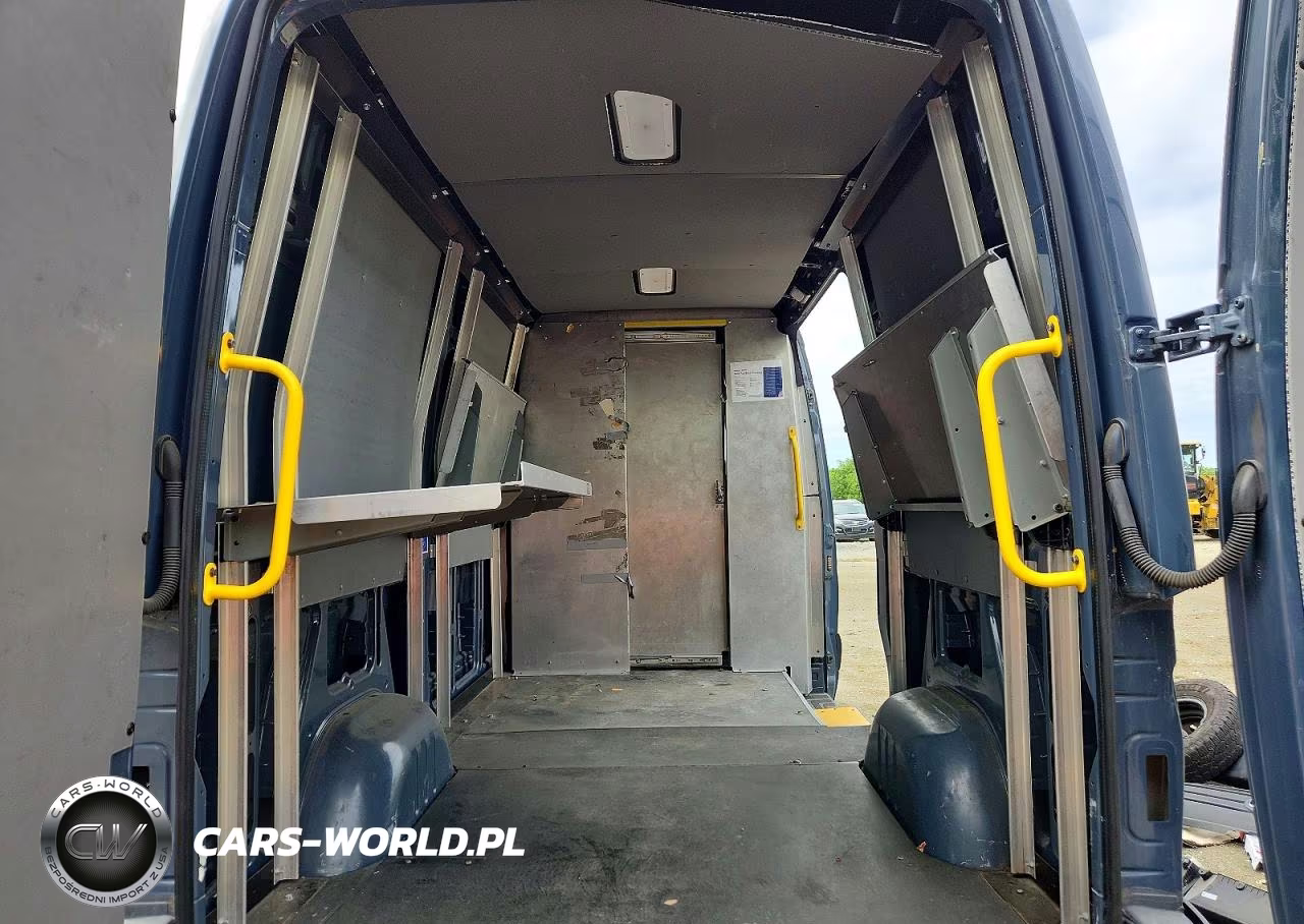 2019 Mercedes Benz Sprinter 2500 Delivery Van VIN:WD4PF0CD3KT004322 - 10