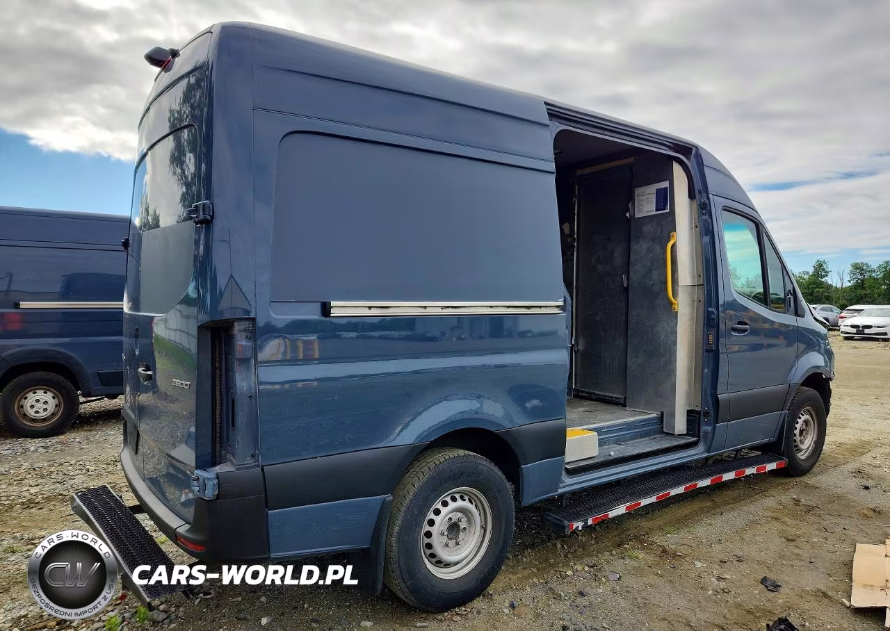 2019 Mercedes Benz Sprinter 2500 Delivery Van VIN:WD4PF0CD3KT004322 - 3