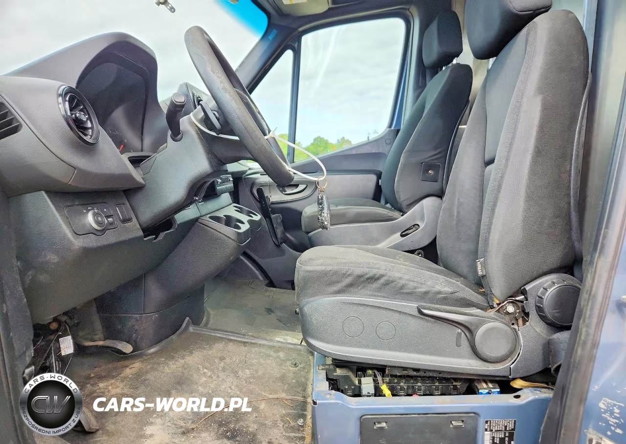 2019 Mercedes Benz Sprinter 2500 Delivery Van VIN:WD4PF0CD3KT004322 - 7