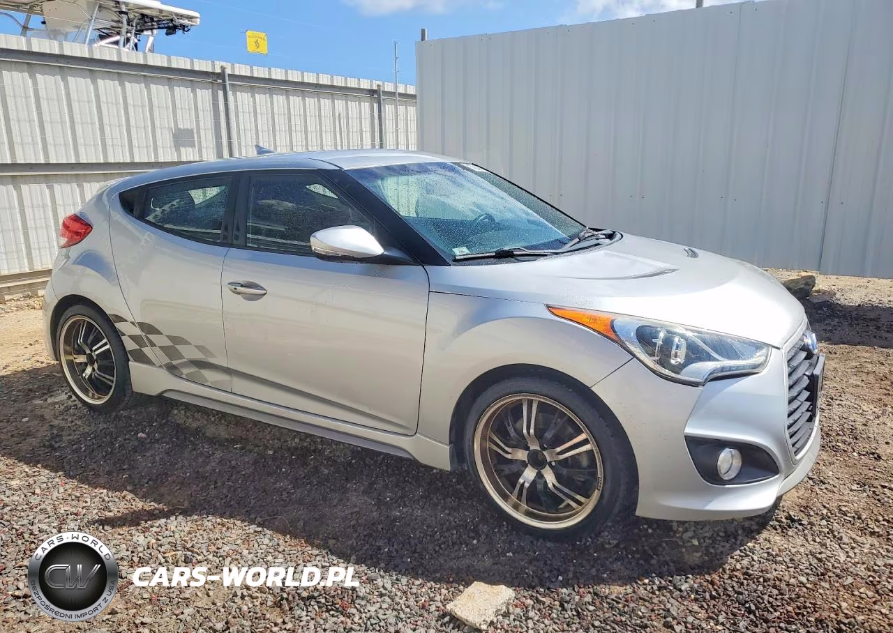 2015 Hyundai Veloster Turbo VIN:KMHTC6AE8FU249208 - 4