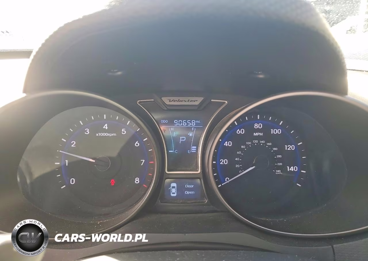 2015 Hyundai Veloster Turbo VIN:KMHTC6AE8FU249208 - 9
