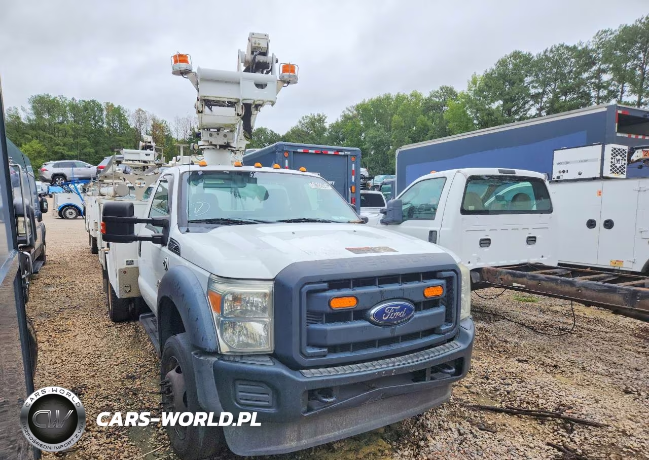 2015 Ford F450 Super Duty Bucket Truck VIN:1FDUF4GT8FEC93211 - 4