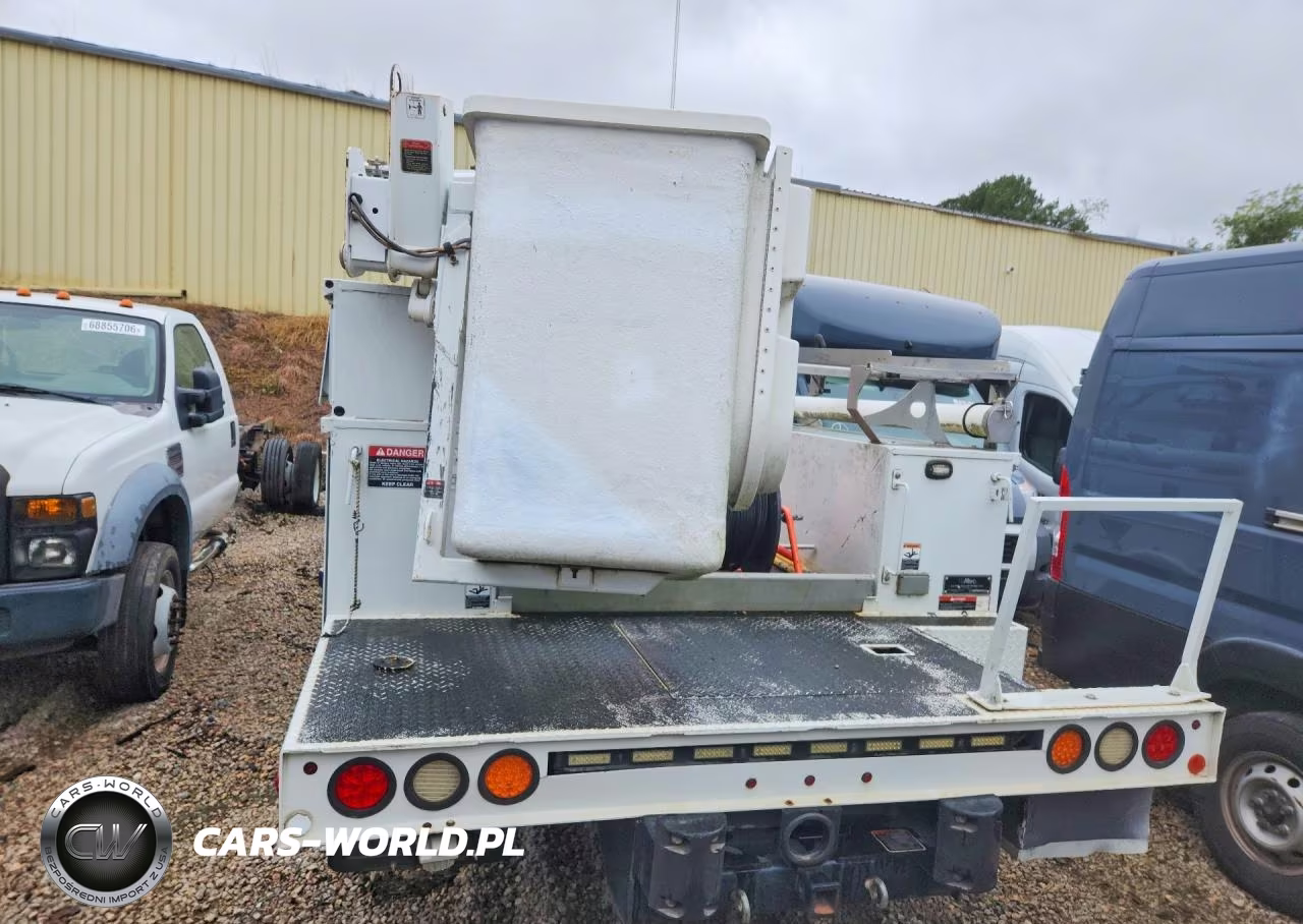 2015 Ford F450 Super Duty Bucket Truck VIN:1FDUF4GT8FEC93211 - 6