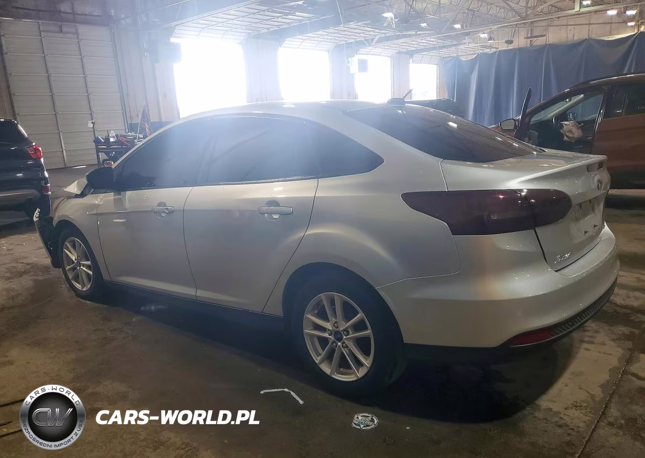 2018 Ford Focus Se VIN:1FADP3F20JL328659 - 2