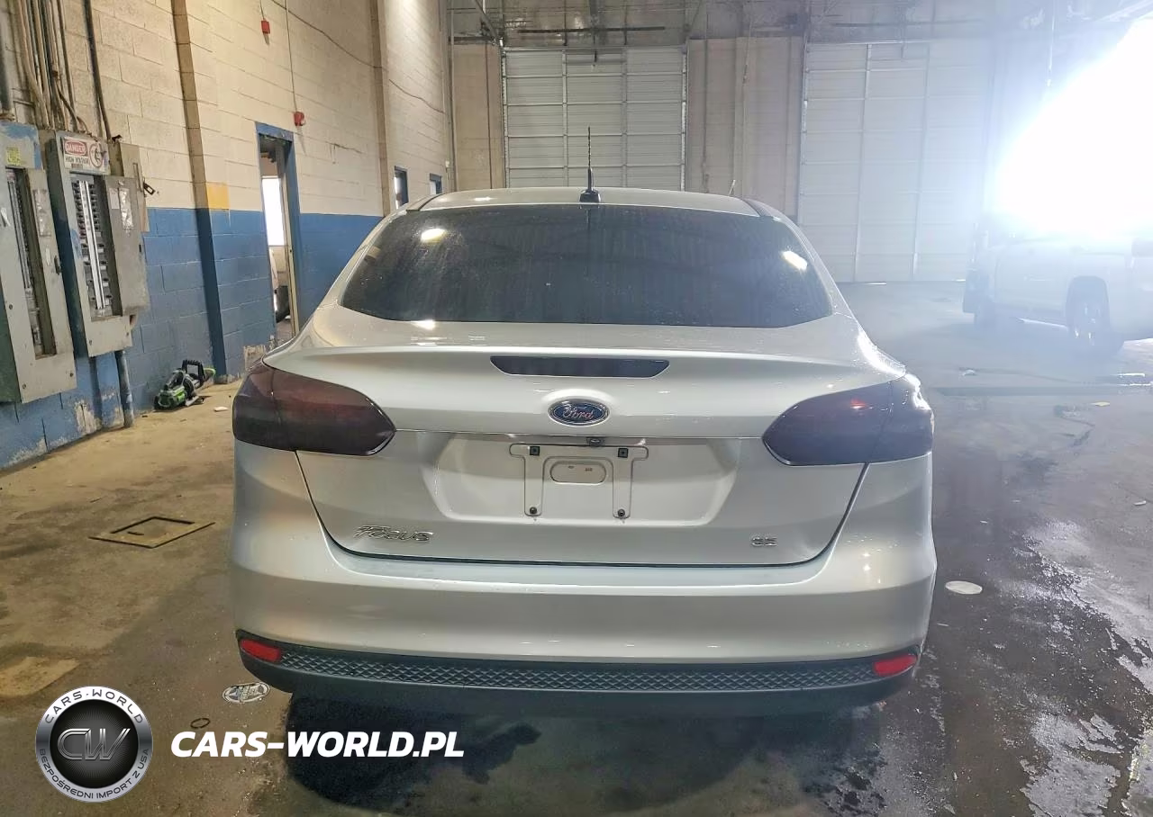 2018 Ford Focus Se VIN:1FADP3F20JL328659 - 6