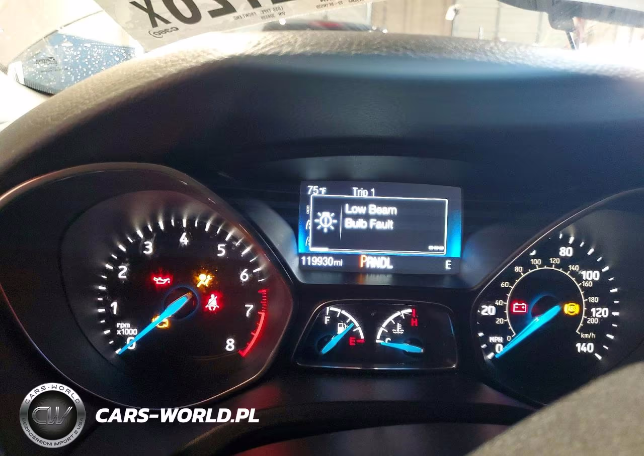 2018 Ford Focus Se VIN:1FADP3F20JL328659 - 9
