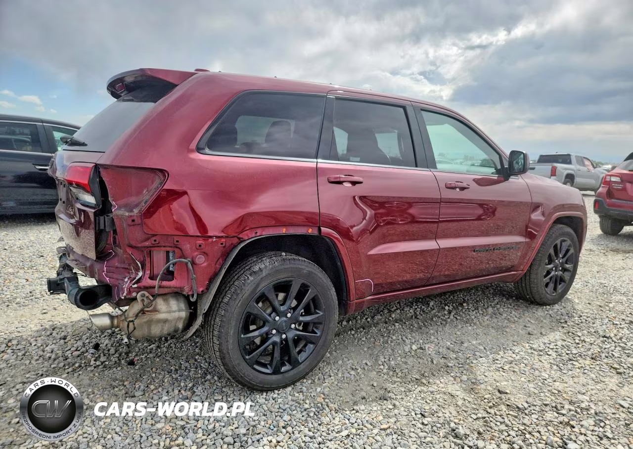 2018 Jeep Grand Cherokee Laredo VIN:1C4RJFAG4JC491773 - 3