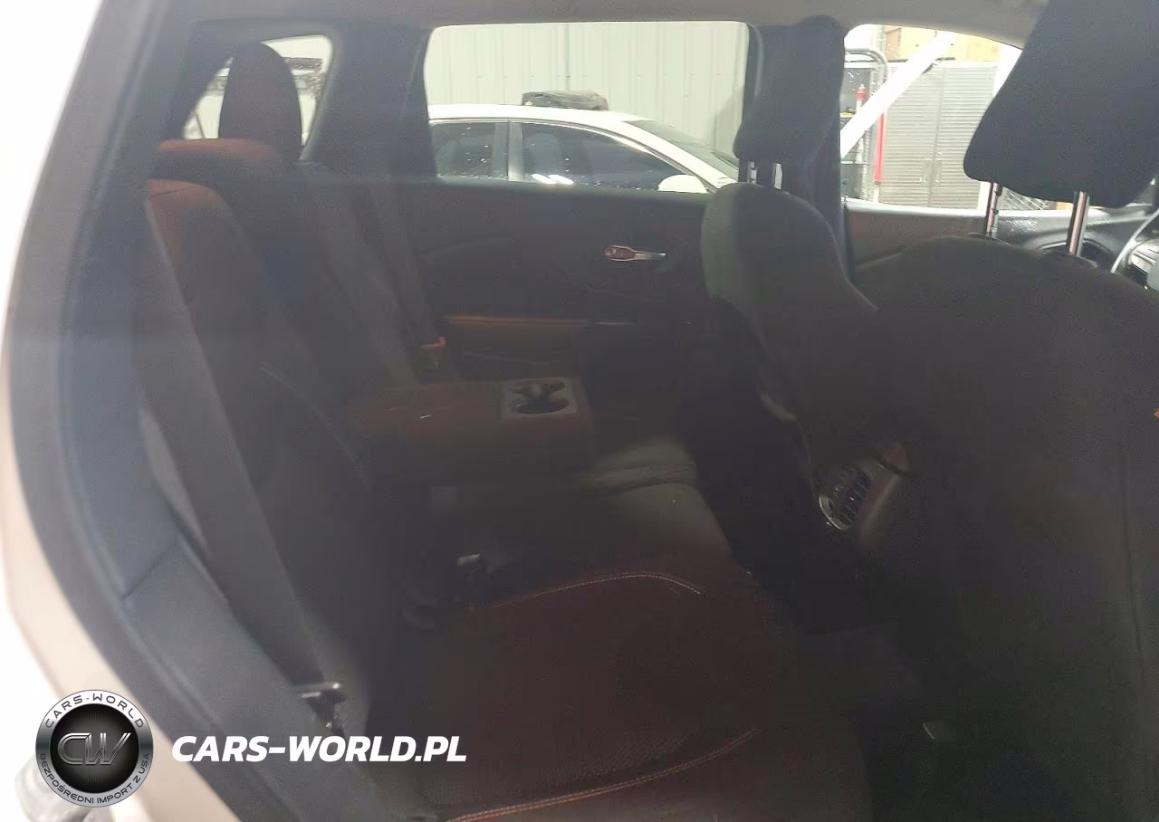 2016 Jeep Cherokee Latitude VIN:1C4PJMCB1GW244456 - 10