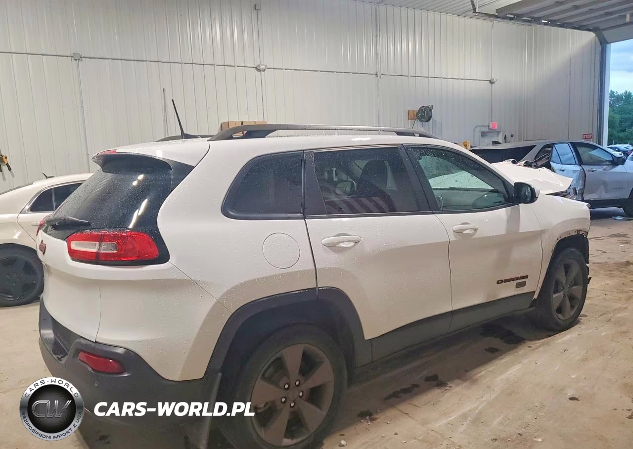 2016 Jeep Cherokee Latitude VIN:1C4PJMCB1GW244456 - 3