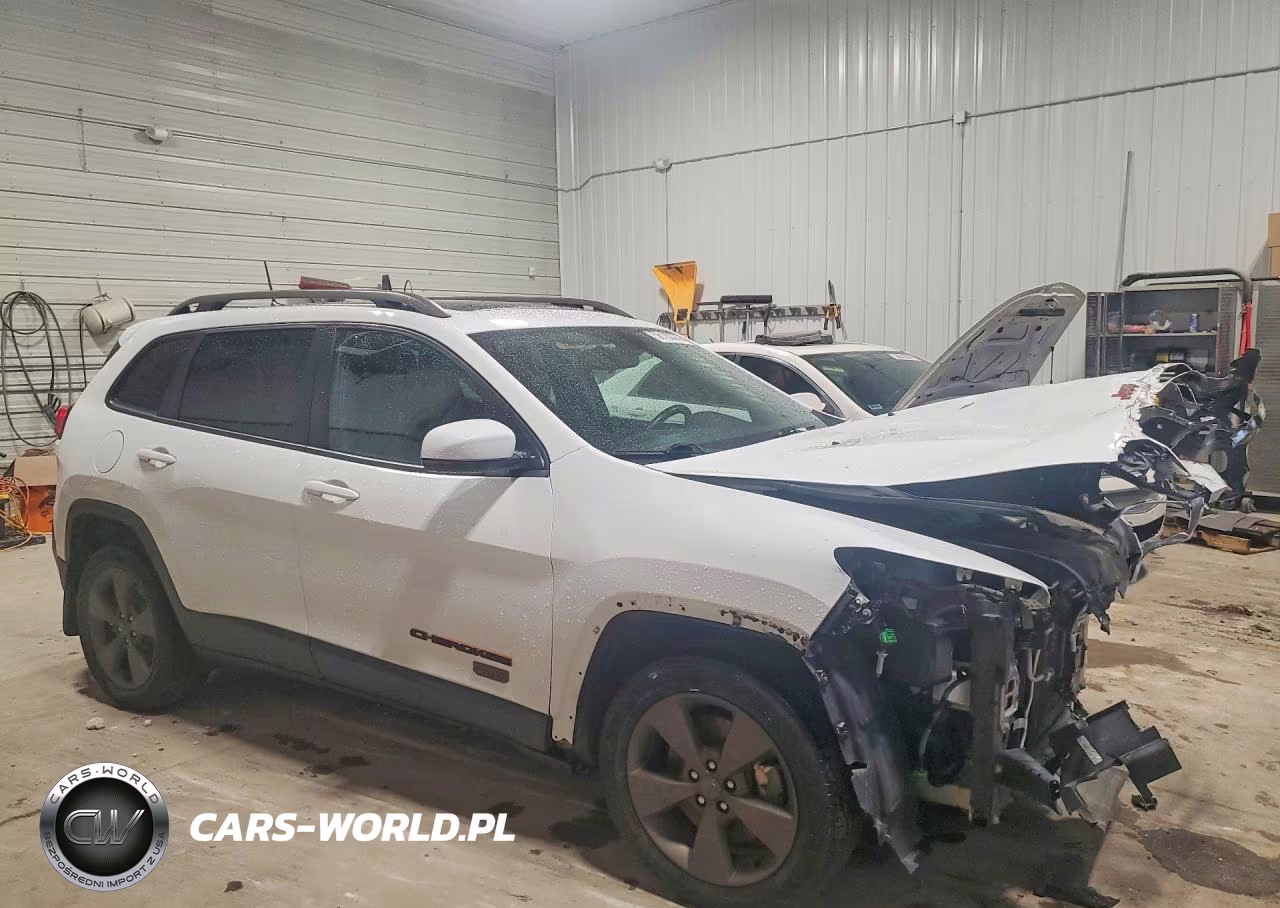 2016 Jeep Cherokee Latitude VIN:1C4PJMCB1GW244456 - 4