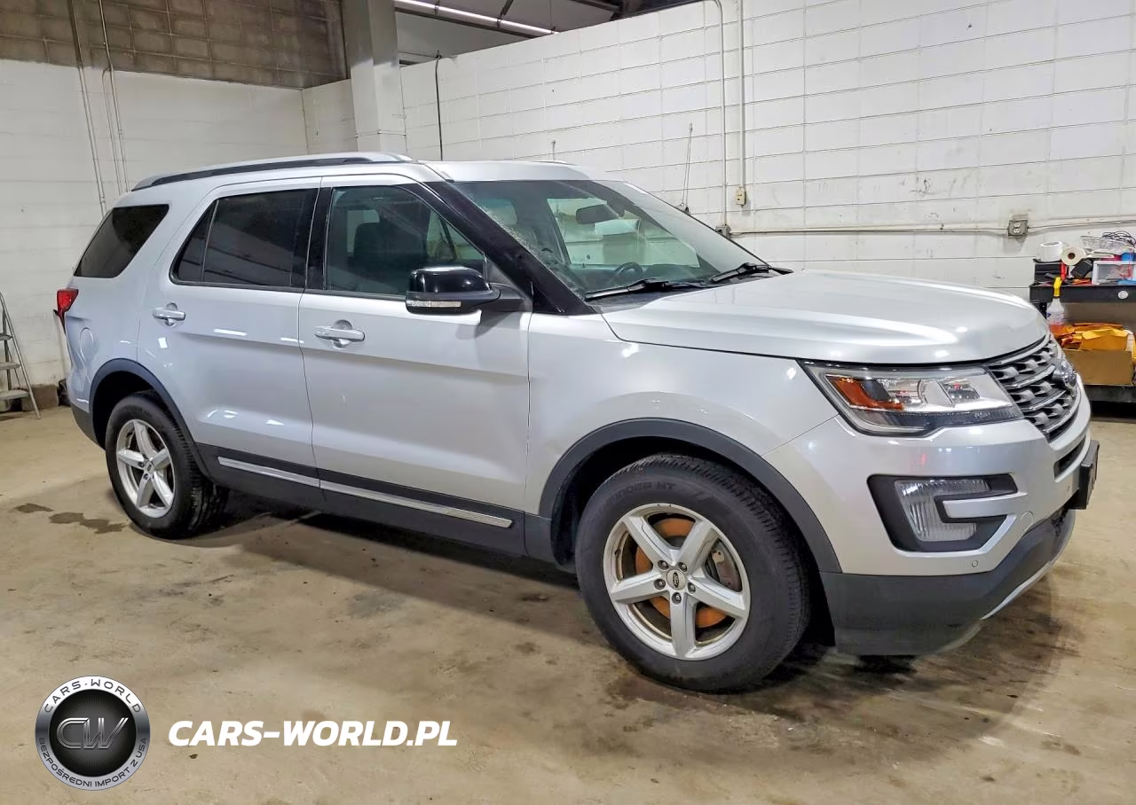 2017 Ford Explorer Xlt VIN:1FM5K8D88HGC34318 - 4
