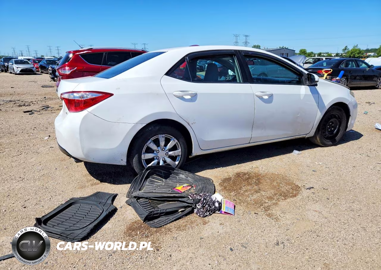 2015 Toyota Corolla Le VIN:2T1BURHE6FC270995 - 3