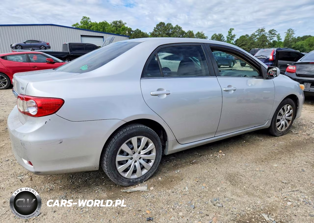 2013 Toyota Corolla Le VIN:5YFBU4EE1DP135914 - 3