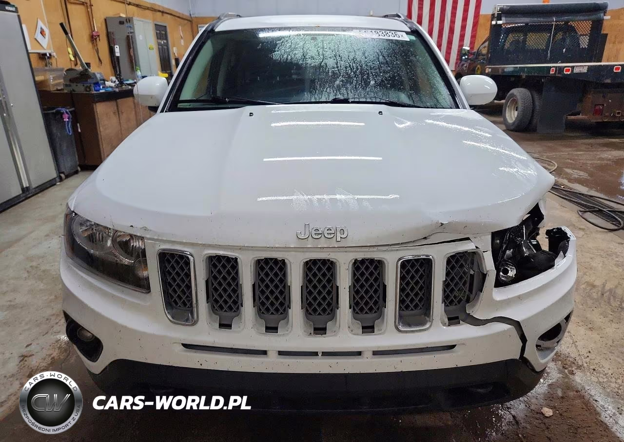 2015 Jeep Compass Latitude VIN:1C4NJDEB4FD272167 - 5