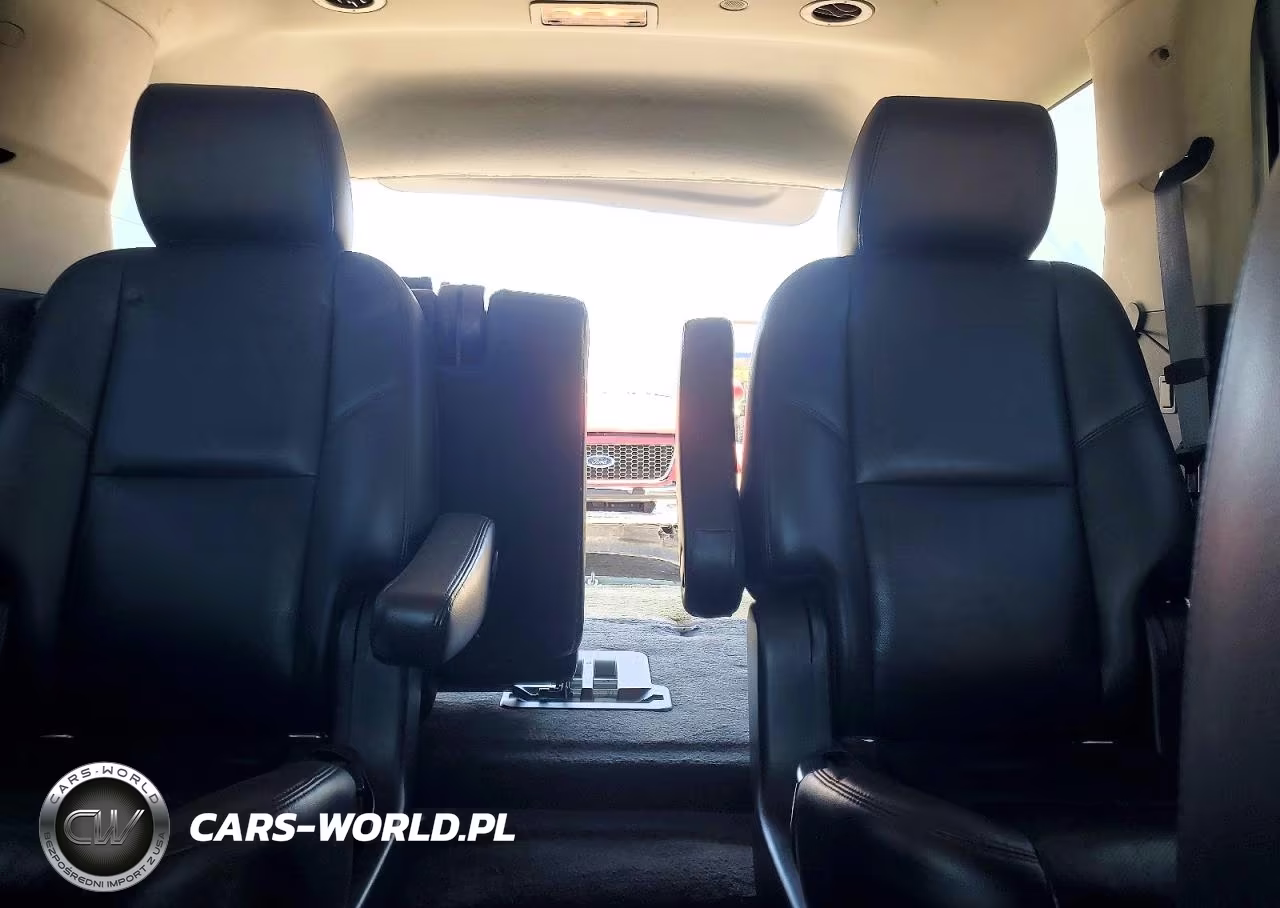 2011 Chevrolet Tahoe K1500 Ltz VIN:1GNSKCE03BR271637 - 10