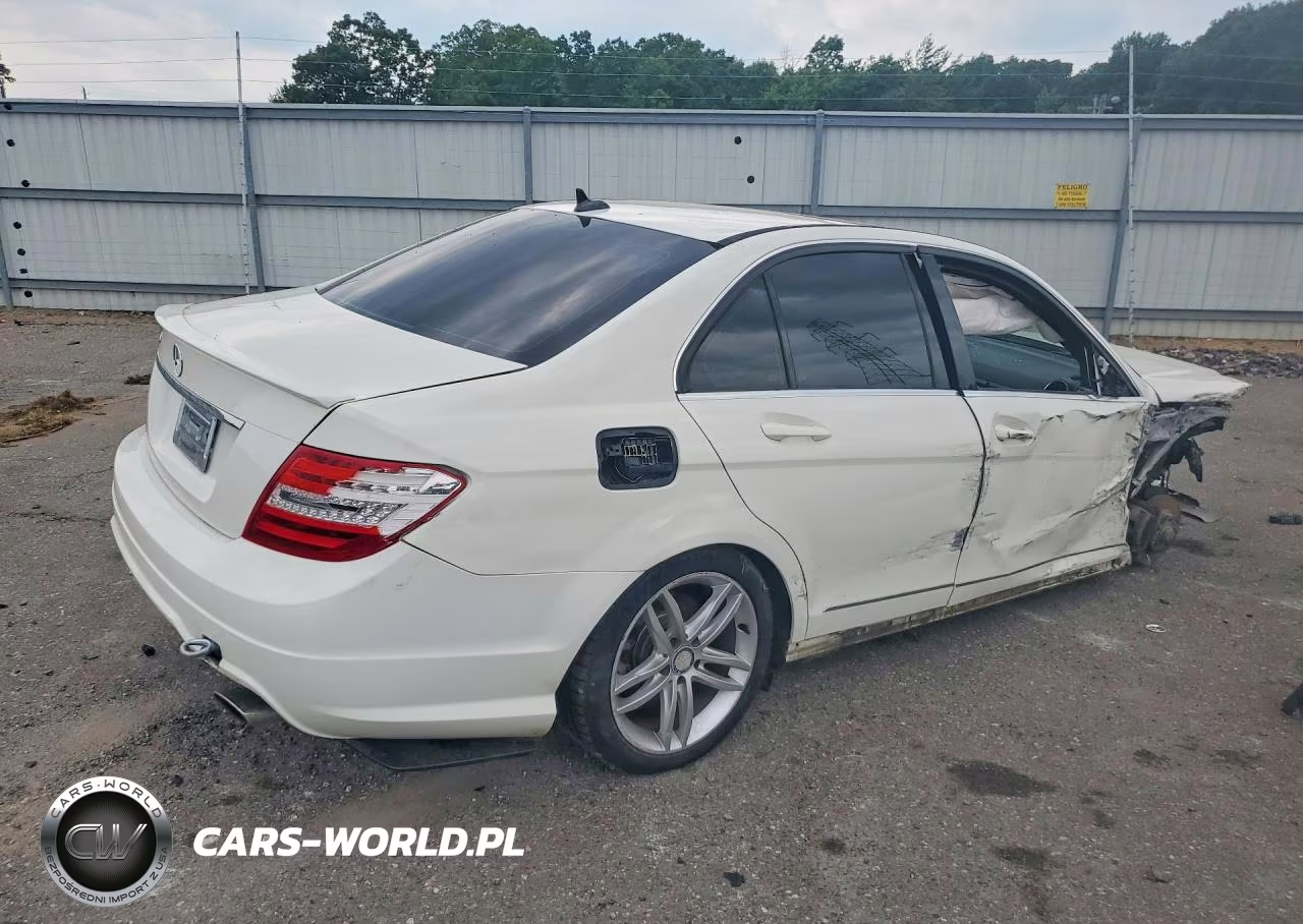 2012 Mercedes-Benz C 300 4Matic VIN:WDDGF8BB1CA702522 - 3