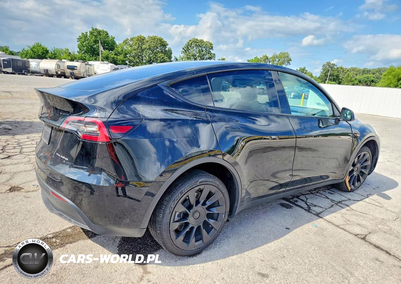 2021 Tesla Model Y VIN:5YJYGDEE6MF088652 - 3