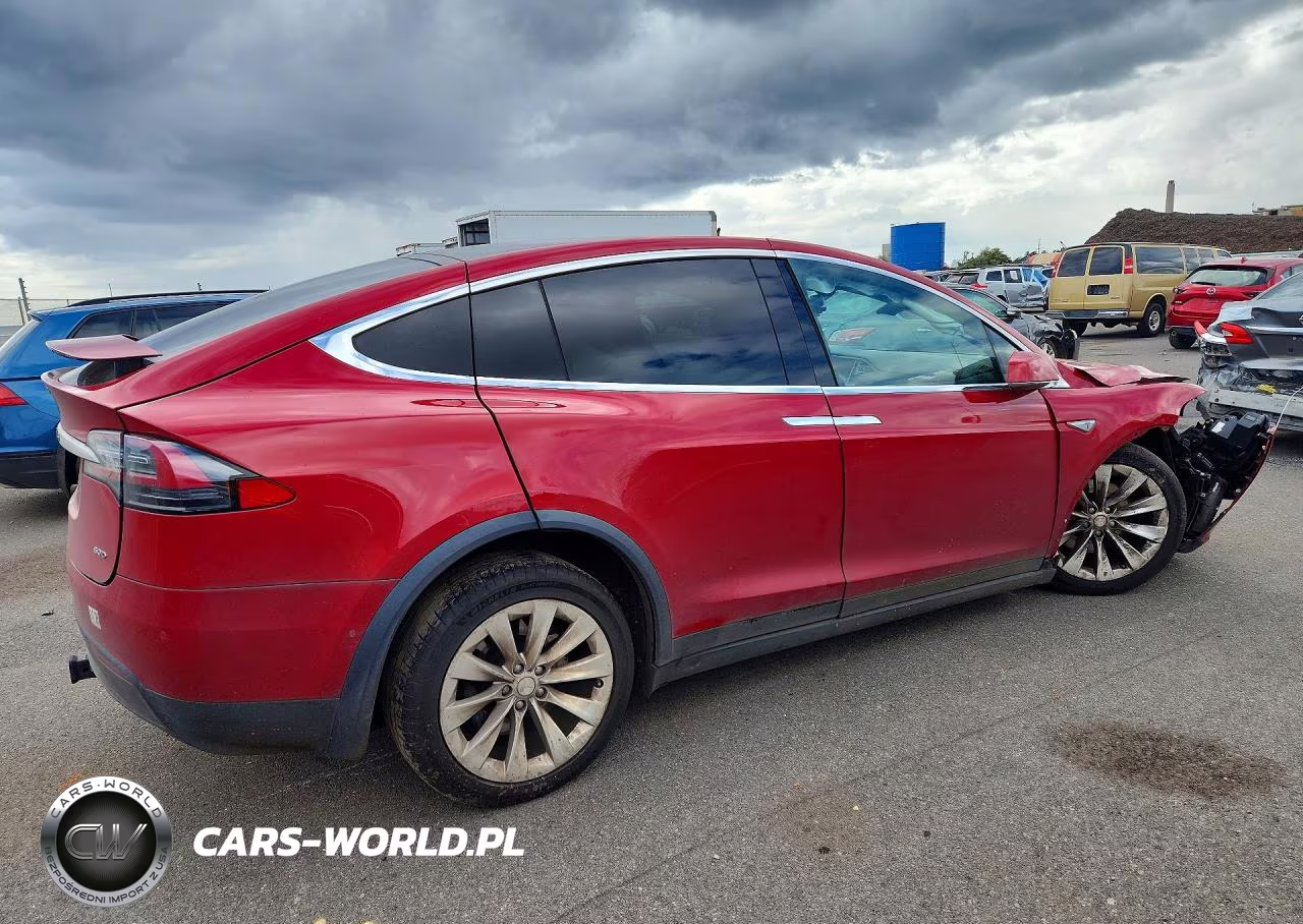 2016 Tesla Model X VIN:5YJXCBE24GF017634 - 3