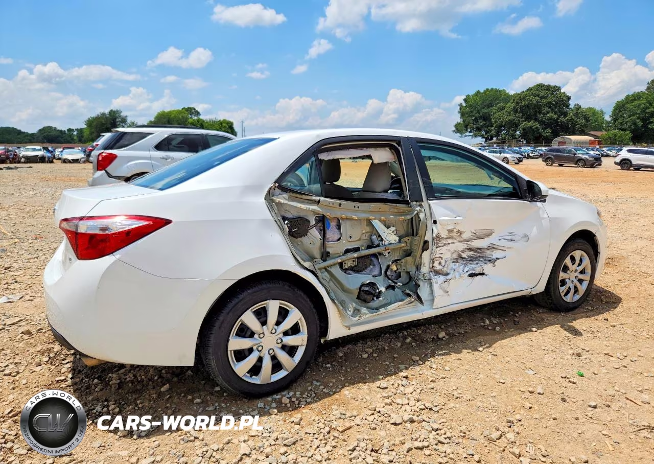 2016 Toyota Corolla Le VIN:2T1BURHE7GC690413 - 3