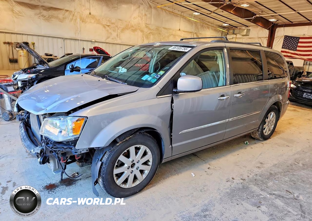 2016 Chrysler Town & Country Touring – zdjęcie 1 z 13