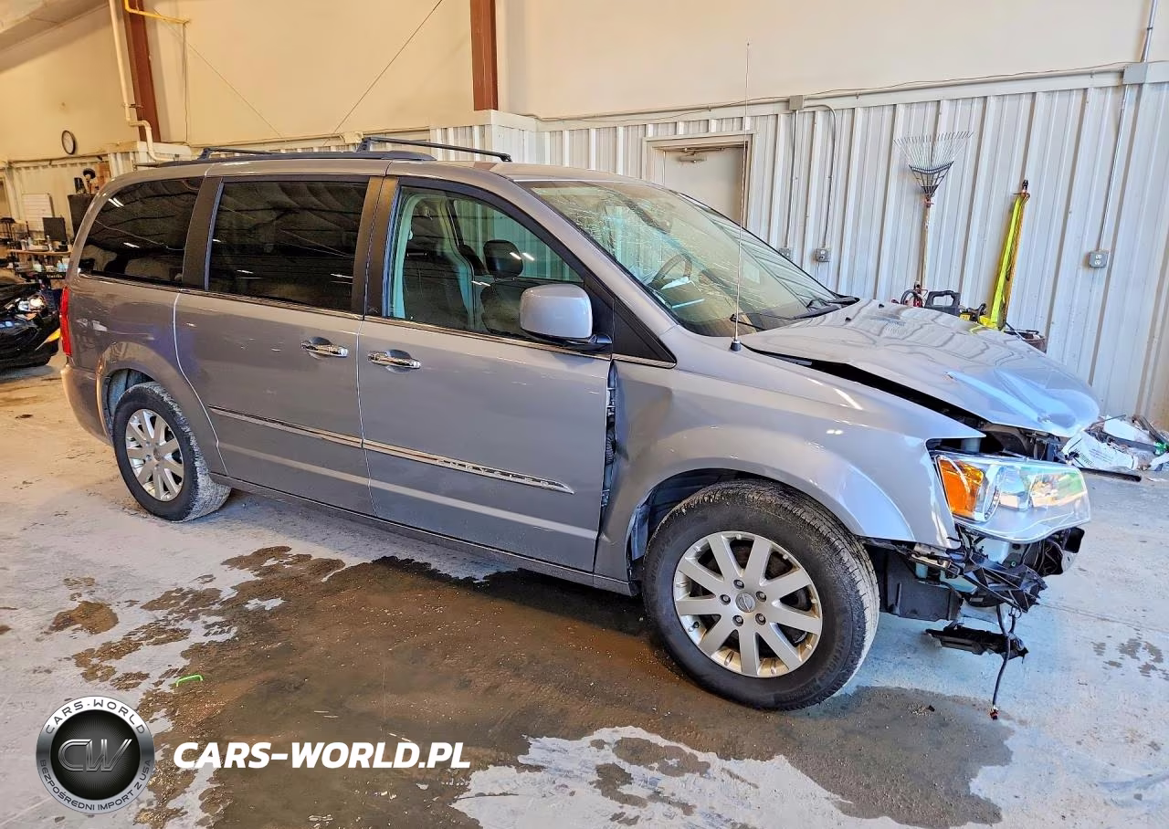 2016 Chrysler Town & Country Touring VIN:2C4RC1BGXGR233107 - 4