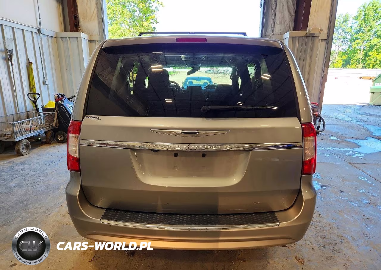 2016 Chrysler Town & Country Touring VIN:2C4RC1BGXGR233107 - 6