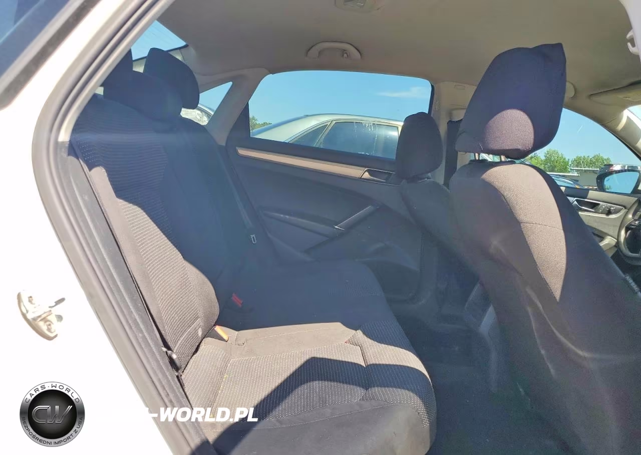 2018 Volkswagen Passat S VIN:1VWAA7A30JC016604 - 10