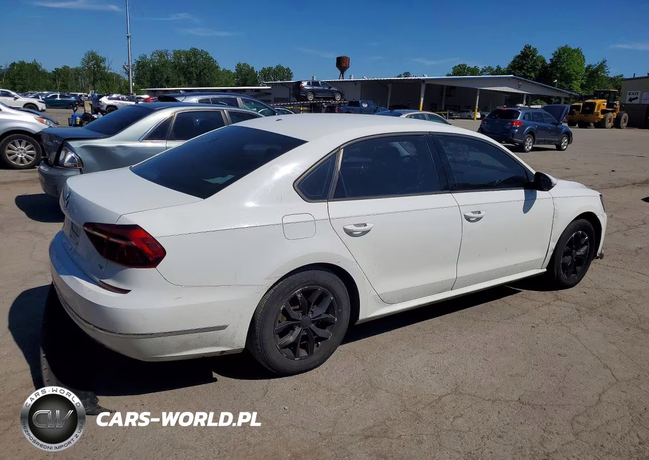 2018 Volkswagen Passat S VIN:1VWAA7A30JC016604 - 3